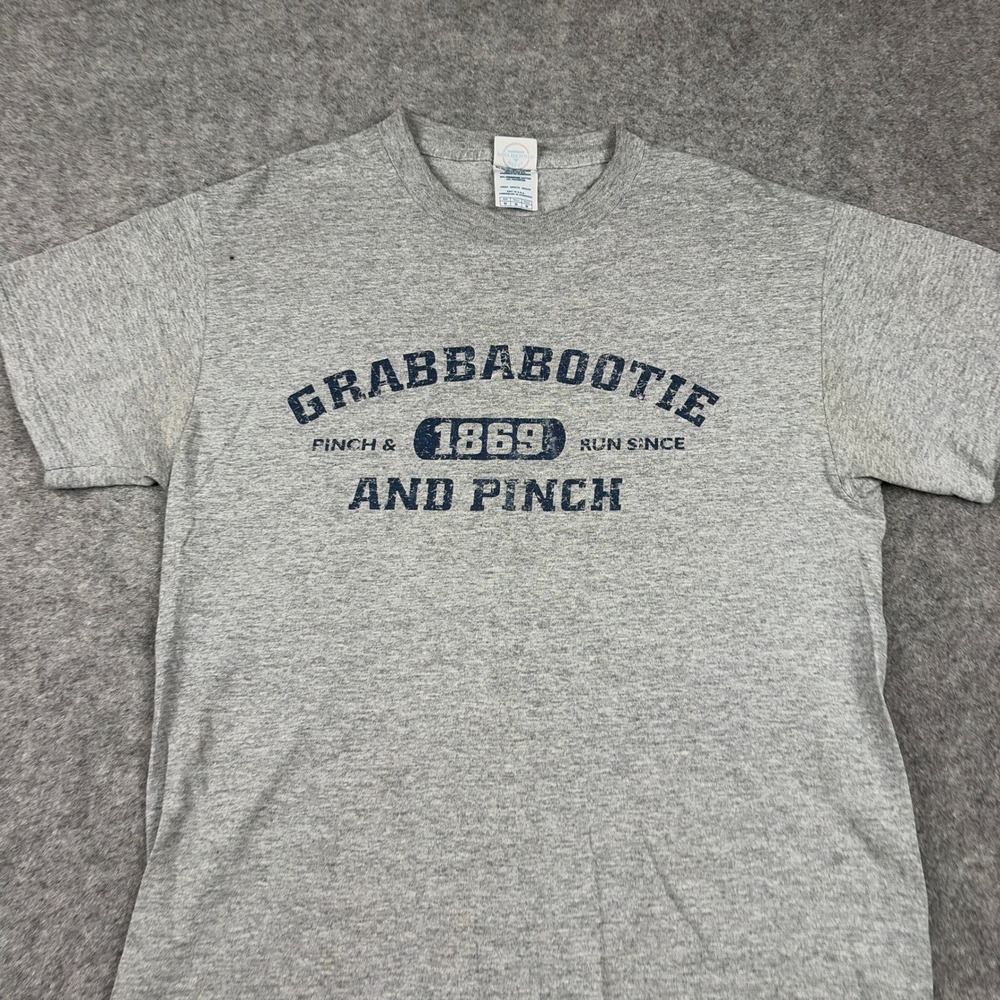 Grabbabootie Graphic T-Shirt Mens Medium Grey Funny Humor Vintage Y2K 90s Surf - Picture 3 of 16